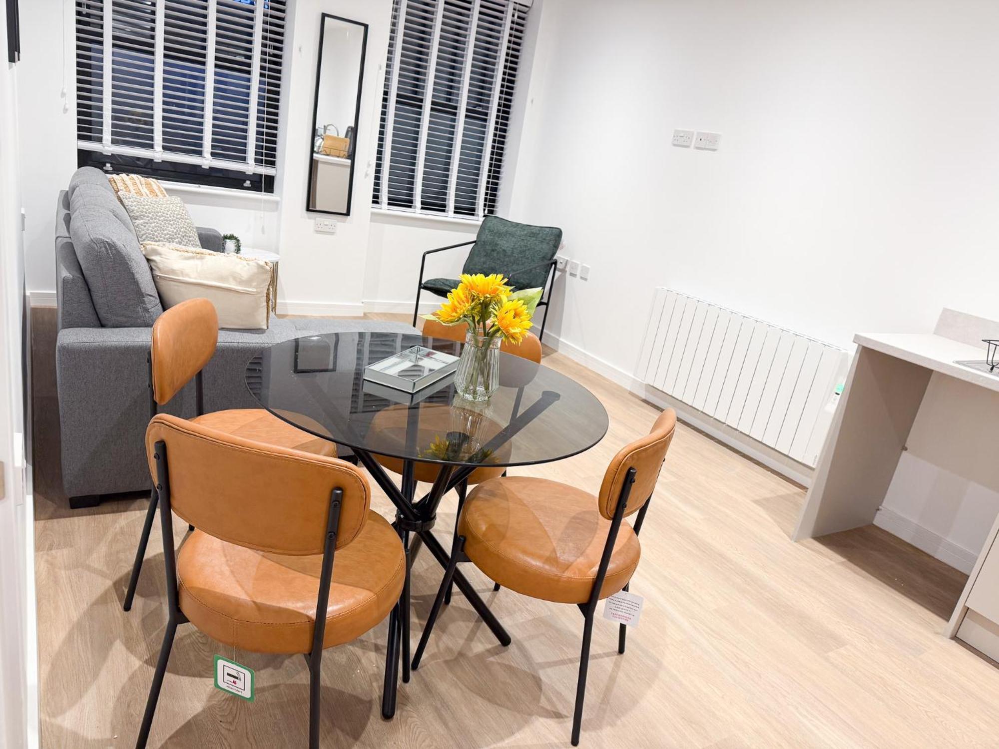 Spacious Modern 1 Bed Apartments In St Neots - Perfect For Contractors & Professionals - Free Parking - Wifi - Fully Equipped Kitchen - Smart Tv Ideal For Work Stays And Long Projects Exterior foto